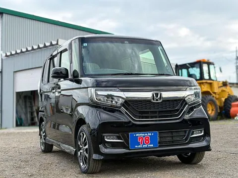 Honda N-BOX Custom