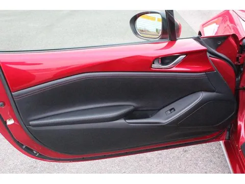 Mazda MX-5 (Roadster)