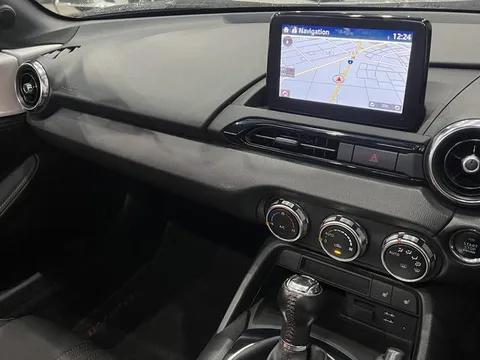 Mazda MX-5 (Roadster)