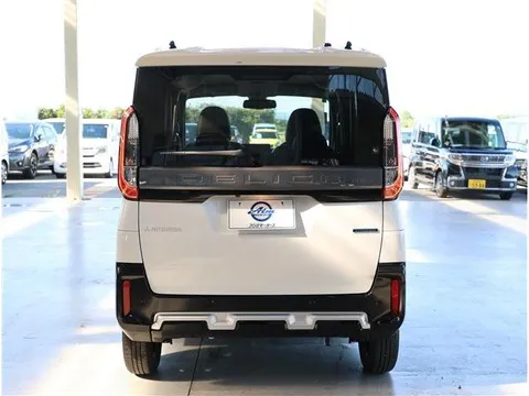 Mitsubishi Delica Mini