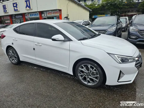 Hyundai Elantra (Avante)
