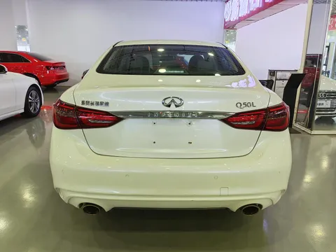 Infiniti Q50L