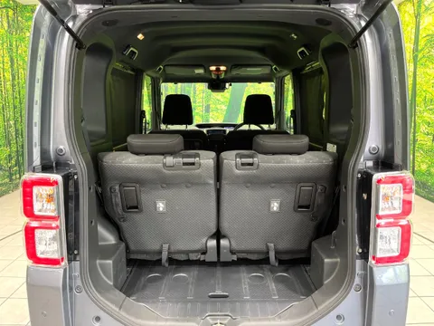 Toyota Pixis Mega