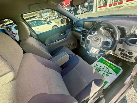 Toyota Pixis Joy