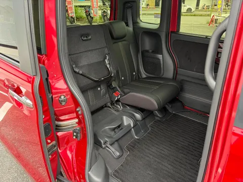 Honda N-BOX Custom