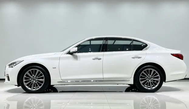 Infiniti Q50L