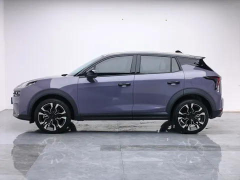 Lynk & Co 06
