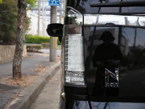 Honda N-BOX Custom