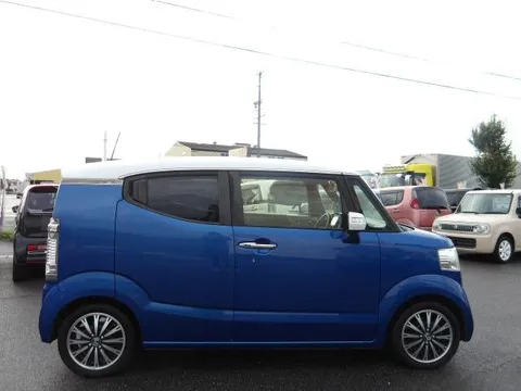 Honda N-BOX Slash