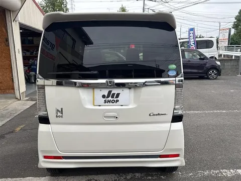 Honda N-BOX Custom