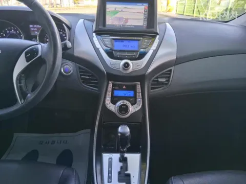 Hyundai Elantra (Avante)