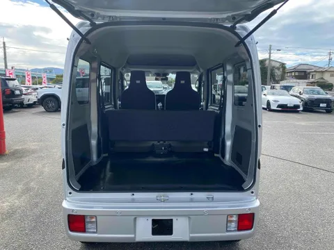 Nissan Clipper Van