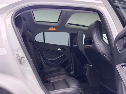 Mercedes-Benz Mercedes-Benz GLA