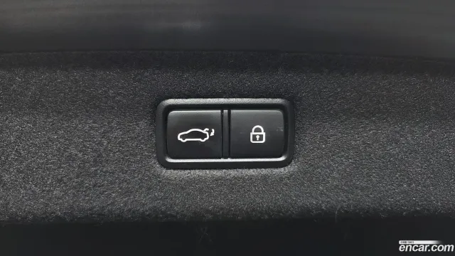 Genesis G90 (EQ900)