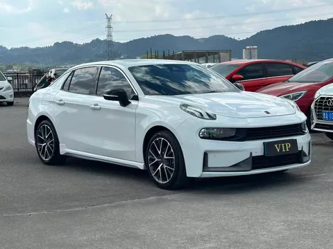 Lynk & Co 03