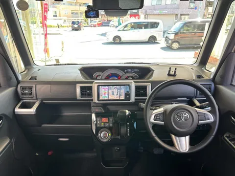 Toyota Pixis Mega