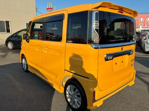 Suzuki Spacia Custom