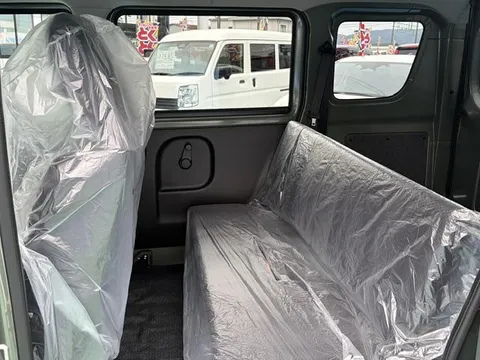 Nissan Clipper Van
