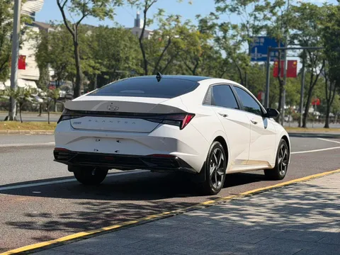 Hyundai Elantra (Avante)