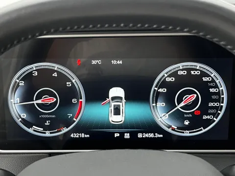 Hongqi HS5