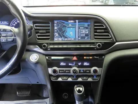 Hyundai Elantra (Avante)