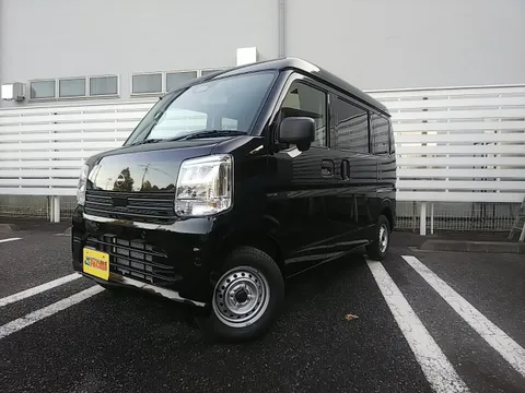 Nissan Clipper Van
