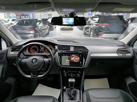 Volkswagen Tiguan L