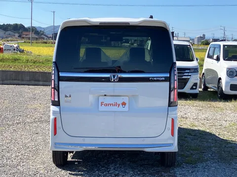 Honda N-BOX Custom