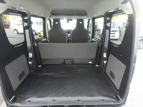 Nissan Clipper Van