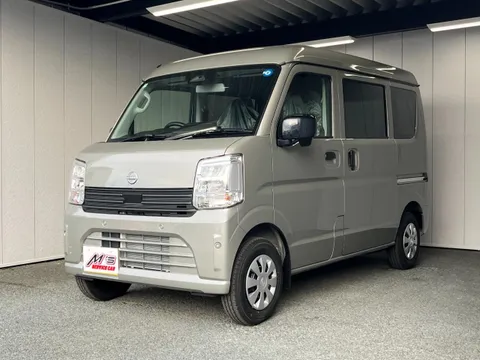 Nissan Clipper Van