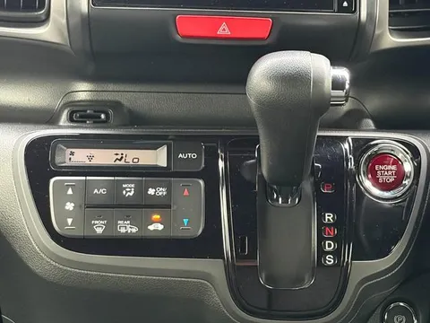 Honda N-BOX Slash