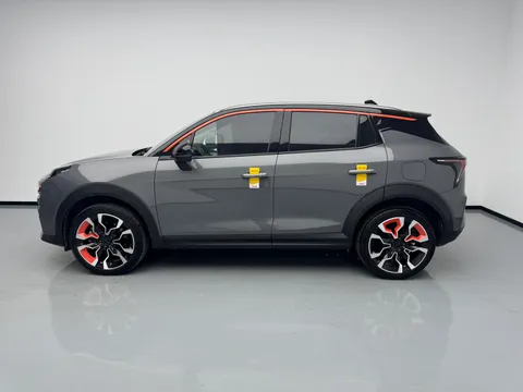 Lynk & Co 06