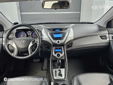Hyundai Elantra (Avante)