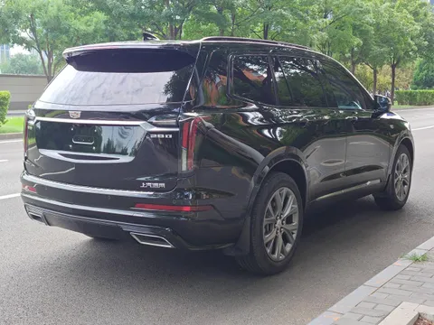 Cadillac XT6