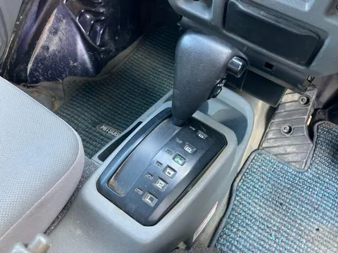 Mitsubishi Minicab Van