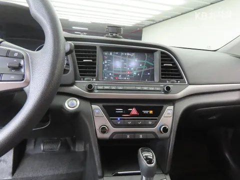 Hyundai Elantra (Avante)