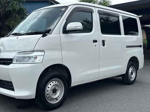 Toyota TownAce Van