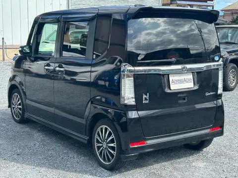 Honda N-BOX Custom
