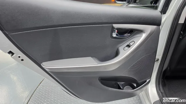 Hyundai Elantra (Avante)