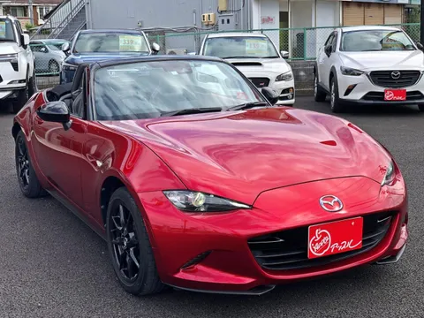 Mazda MX-5 (Roadster)
