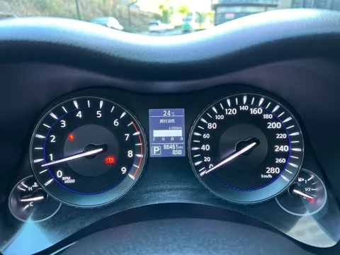Infiniti Q70