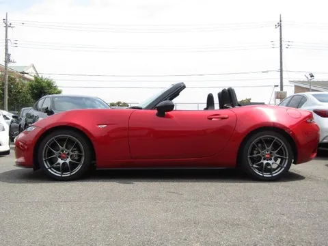 Mazda MX-5 (Roadster)