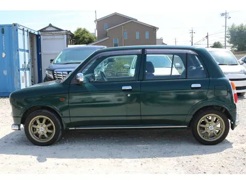 Daihatsu Mira Gino
