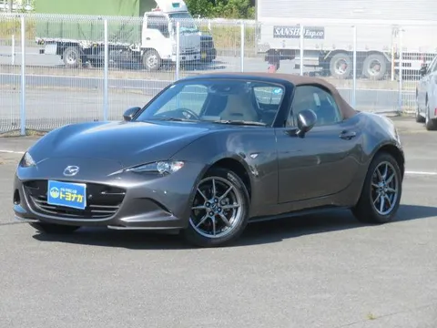Mazda MX-5 (Roadster)