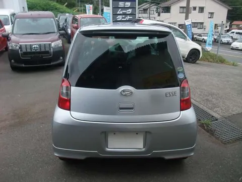 Daihatsu Esse