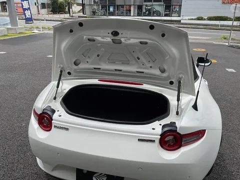 Mazda MX-5 (Roadster)