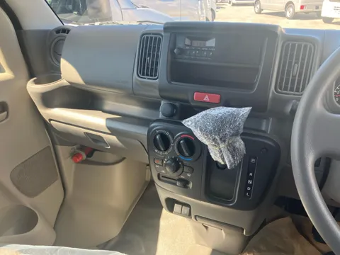 Mitsubishi Minicab Van