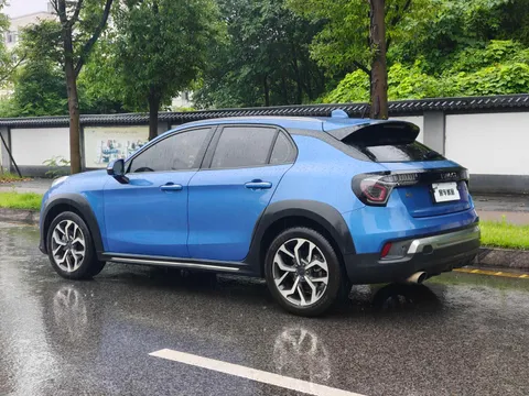 Lynk & Co Lynk & Co 02
