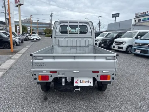Nissan Clipper Truck