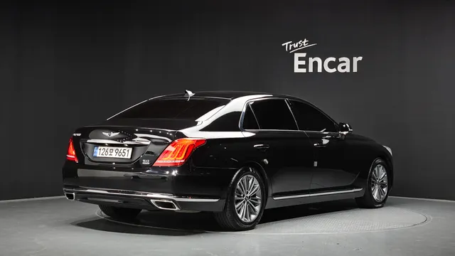 Genesis G90 (EQ900)